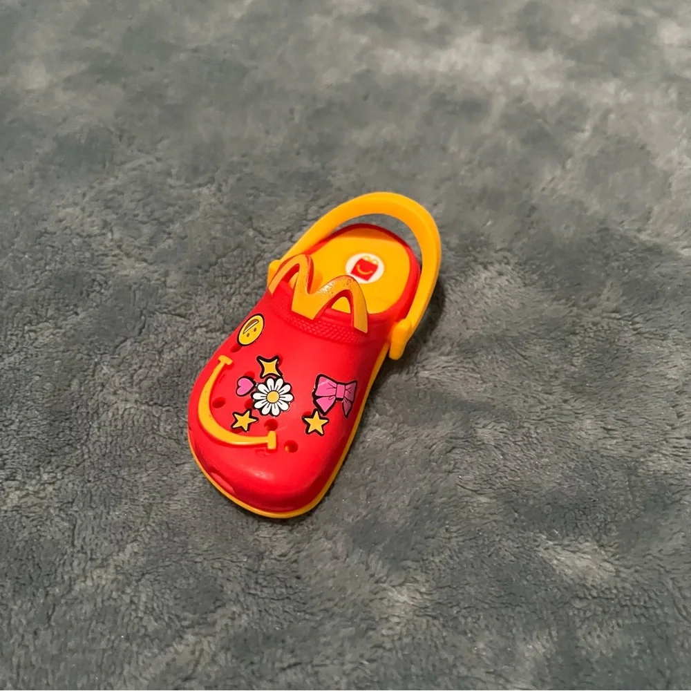 McDonald's X Crocs happy meal Red and Yellow‎ Toy Shoe key chain